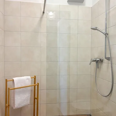 Kleines Schiller * ברגנץ